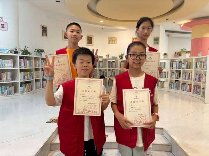 小小图书管理员 在书香中播种责任与热爱