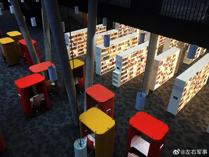 卢森堡大学用废旧工厂改造的图书馆用了极不对称设计